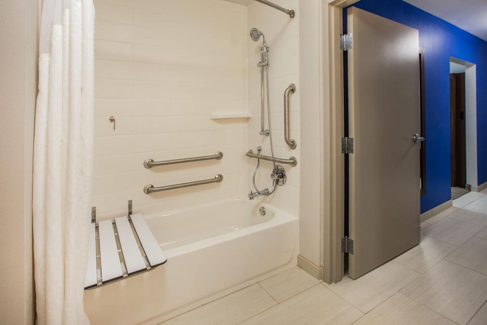 Holiday Inn Express Savannah - Gateway By Ihg Eksteriør bilde